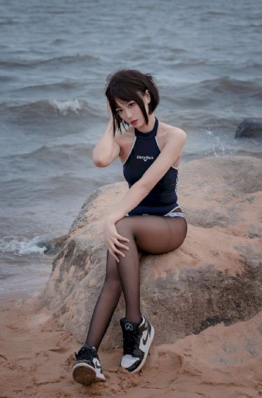 仙女挽起裙子迈开腿坐下去的_国产剧全集在线观看
