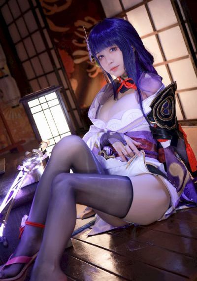 玉米地疯狂的吸允她的奶视频_1080高清迅雷在线观看