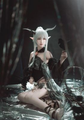 欧美情趣睡衣的材质_720手机免费观看完整